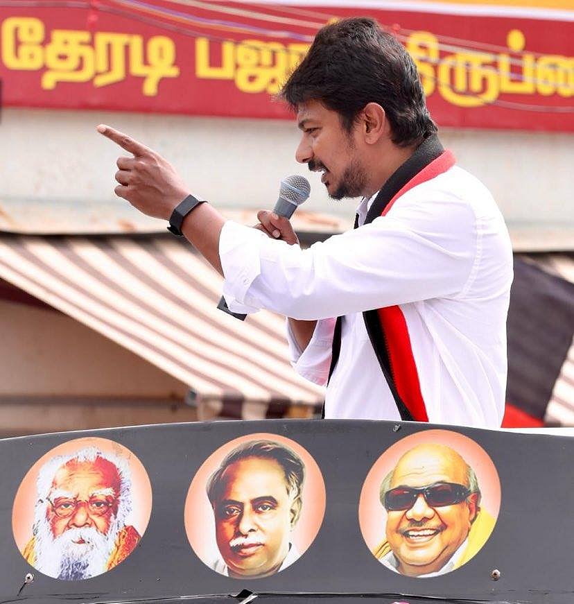 "குற்றவாளிகளை காப்பாற்றிய அடிமைகள், தி.மு.க ஆட்சியில் கம்பி எண்ணுவது உறுதி” : உதயநிதி ஸ்டாலின் (Album)