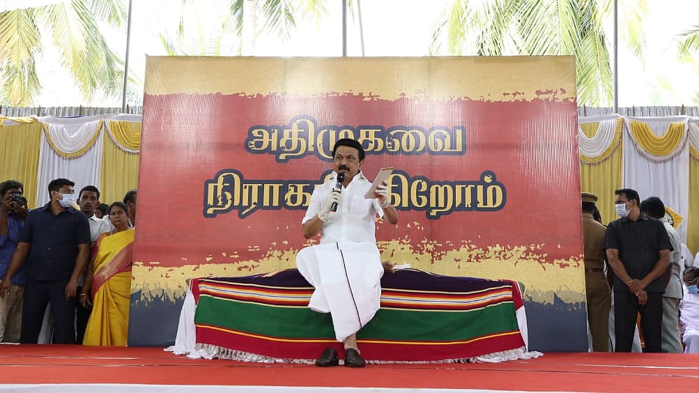 "ஊழல்களை மறைக்க ஆகாய அளவிற்குப் பொய் சொல்லும் அமைச்சர் தங்கமணி” - மு.க.ஸ்டாலின் விளாசல்!