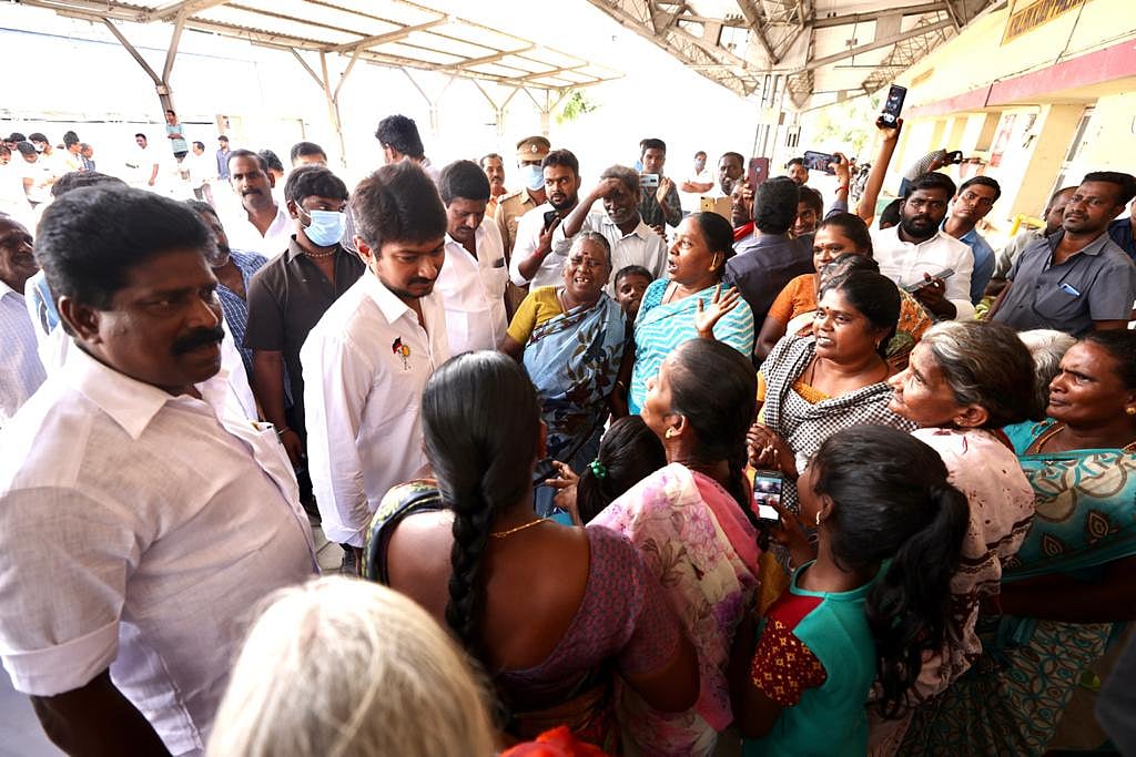 ‘விடியலை நோக்கி ஸ்டாலினின் குரல்’ தேர்தல் பரப்புரை - உதயநிதி ஸ்டாலினுக்கு மக்கள் வரவேற்பு! (Album)