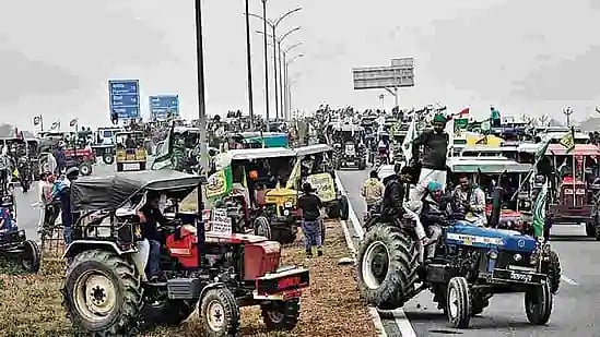 டிராக்டர் பேரணி எதிரொலி: விவசாயிகளுக்கு பெட்ரோல், டீசல் தர உ.பி., ஹரியானா  பாஜக அரசு மறுப்பதாக புகார்!
