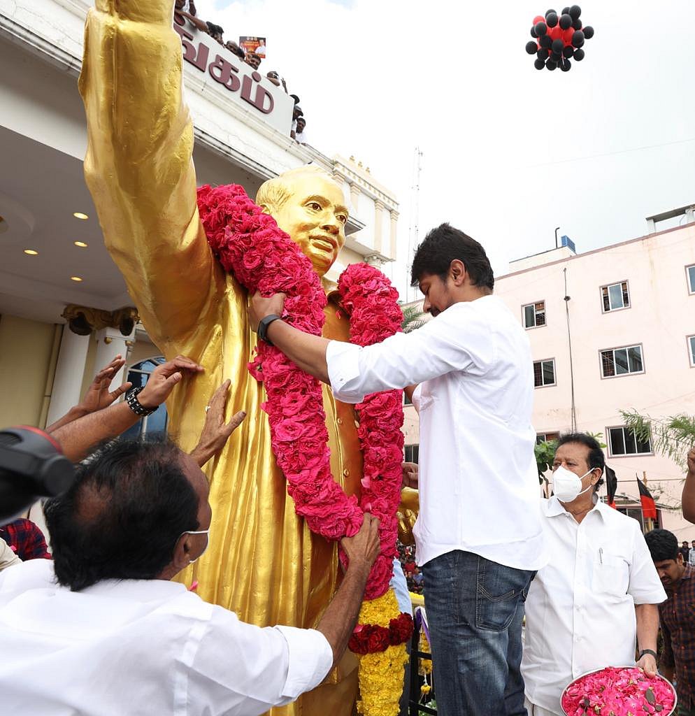 “மக்கள் விரோத அடிமைகளை வீட்டுக்கு அனுப்புவோம்”- மக்கள் வெள்ளத்தில் உதயநிதி ஸ்டாலின்! (Album)