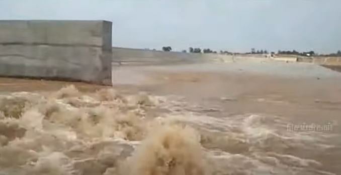 தென்பெண்ணை ஆற்றில் தரமற்ற முறையில் கட்டிய தடுப்பணை உடைப்பு.. அதிமுக ஊழலுக்கு எடுத்துக்காட்டு!