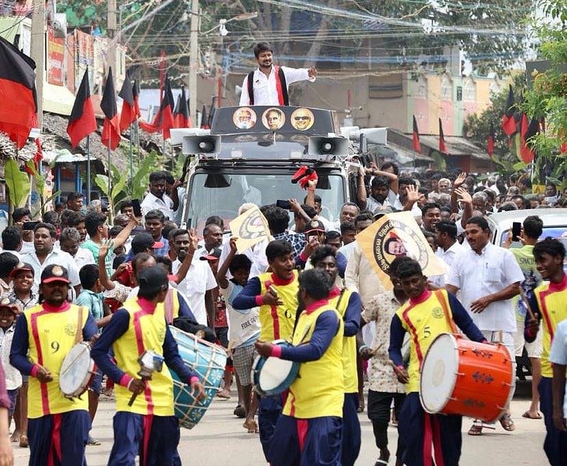 "குற்றவாளிகளை காப்பாற்றிய அடிமைகள், தி.மு.க ஆட்சியில் கம்பி எண்ணுவது உறுதி” : உதயநிதி ஸ்டாலின் (Album)