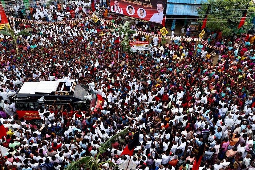 “மக்கள் விரோத அடிமைகளை வீட்டுக்கு அனுப்புவோம்”- மக்கள் வெள்ளத்தில் உதயநிதி ஸ்டாலின்! (Album)