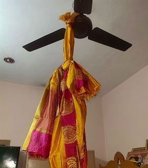 மோடி - எடப்பாடி ஆட்சியில் முடங்கிய வாழ்வாதாரம் : கடன், நஷ்டத்தால் கட்டிட கலை வல்லுனர் தூக்கிட்டு தற்கொலை!