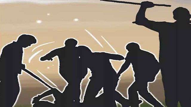 பட்டியலின இளைஞரை கடத்தி, துன்புறுத்தி வாயில் சிறுநீர் கழித்த கொடூரம் - சாதி வெறி கும்பல் அட்டூழியம்!