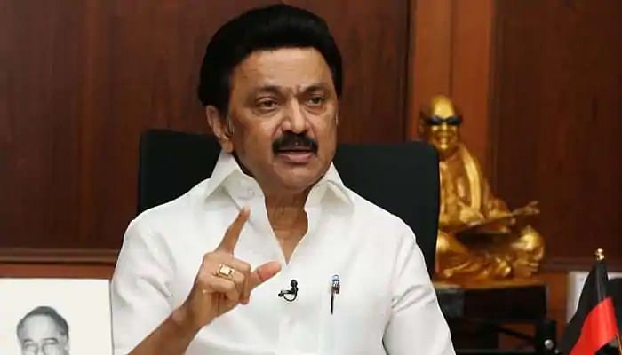 வார்ரூம் முதல் நிதியுதவி வரை.. கொரோனாவை கட்டுக்குள் கொண்டு வந்த கழக அரசு - முரசொலி தலையங்கம் புகழாரம் !