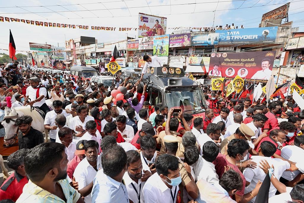 “மக்கள் விரோத அடிமைகளை வீட்டுக்கு அனுப்புவோம்”- மக்கள் வெள்ளத்தில் உதயநிதி ஸ்டாலின்! (Album)