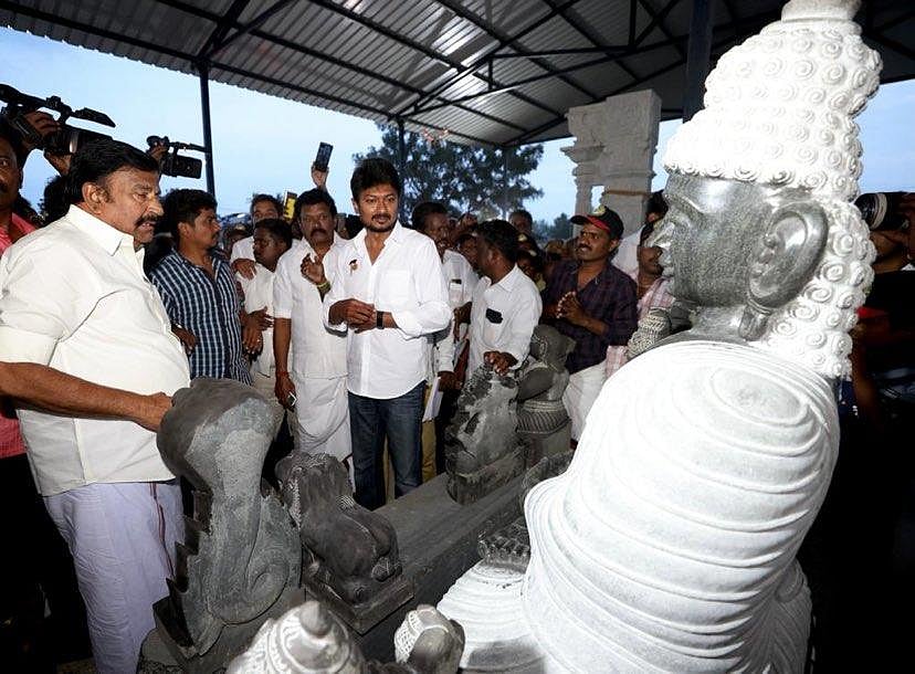 “எஜமானர் கால்களை கும்பிட்டு ஆட்சி நடத்தும் அடிமைகளை அகற்றுவோம்” : உதயநிதி ஸ்டாலின் (Album)