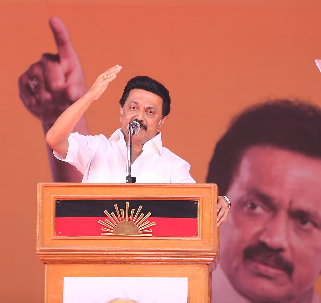 “கரப்ஷன், கமிஷனை வைத்து இந்த ஆட்சியையே ஓட்டியிருக்கிறார் பழனிசாமி”  -தி.மு.க தலைவர் மு.க.ஸ்டாலின் பேட்டி!