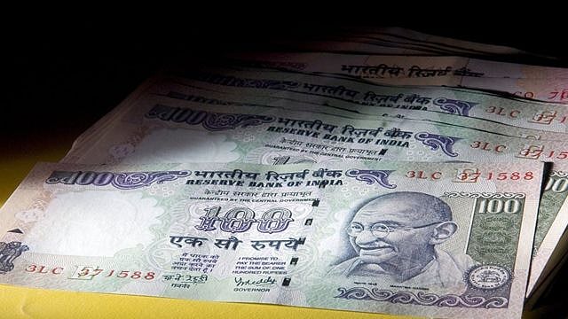 கோயிலில் பிச்சை எடுப்பவர்களிடம் லஞ்சம் வாங்கிய அதிகாரி : புதுக்கோட்டையில் அதிர்ச்சி சம்பவம்!