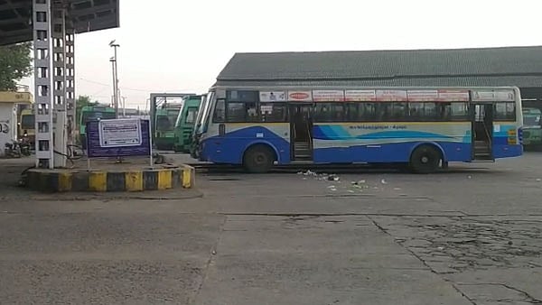 பேச்சுவார்த்தை நடத்தாமல் போக்குவரத்து ஊழியர்களை வஞ்சித்த அதிமுக அரசு : காலவரையற்ற வேலைநிறுத்தம் தொடரும்!