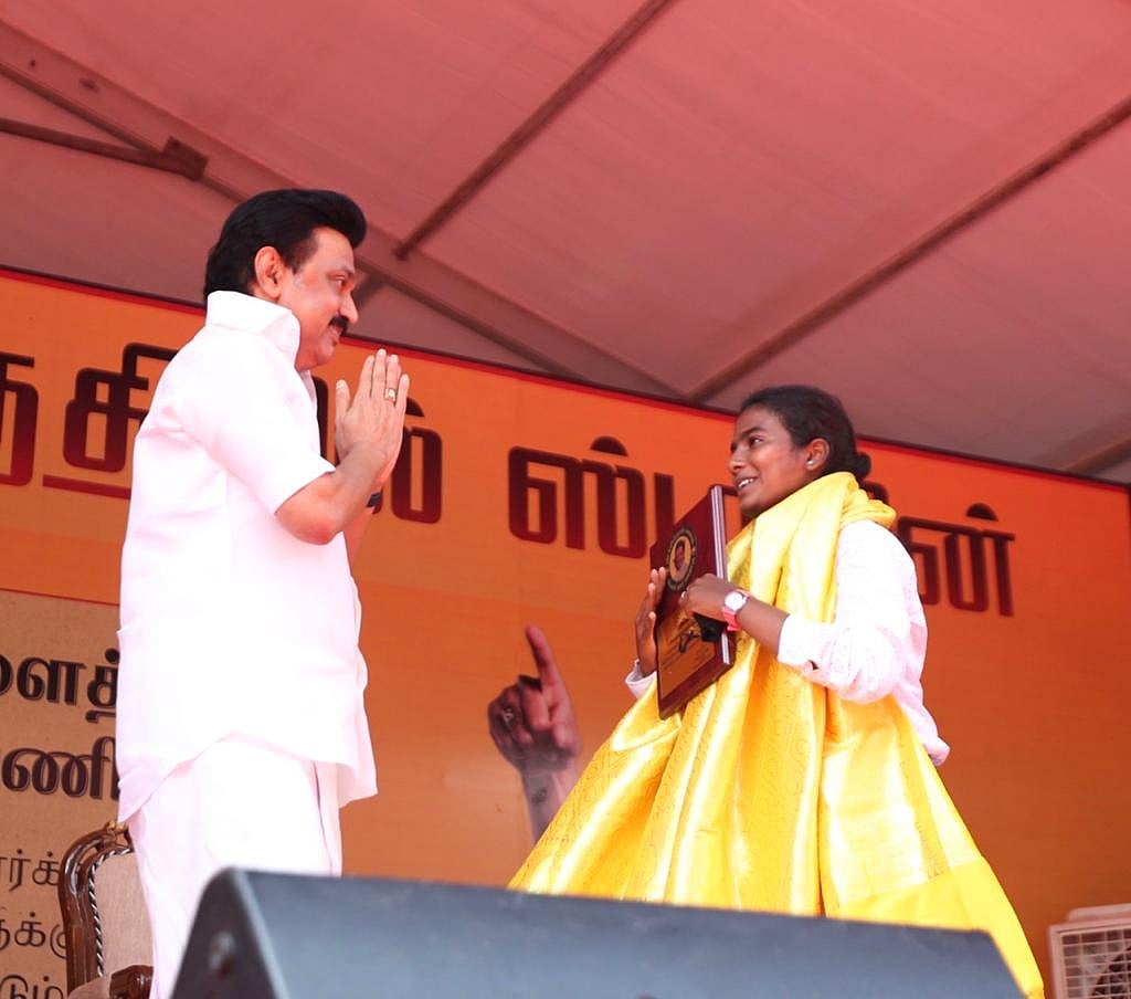 "குடிமராமத்து என்ற பெயரில் மணல் கொள்ளை; ஊழல் பணத்தை அள்ளும் எடப்பாடி பழனிசாமி” - மு.க.ஸ்டாலின் விளாசல்!