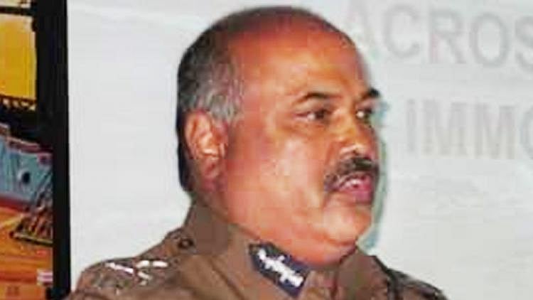 கணவன் மனைவியை பிரிக்க நினைத்த சிறப்பு டி.ஜி.பி : வெளிவரும் அதிர்ச்சி தகவல்கள்!