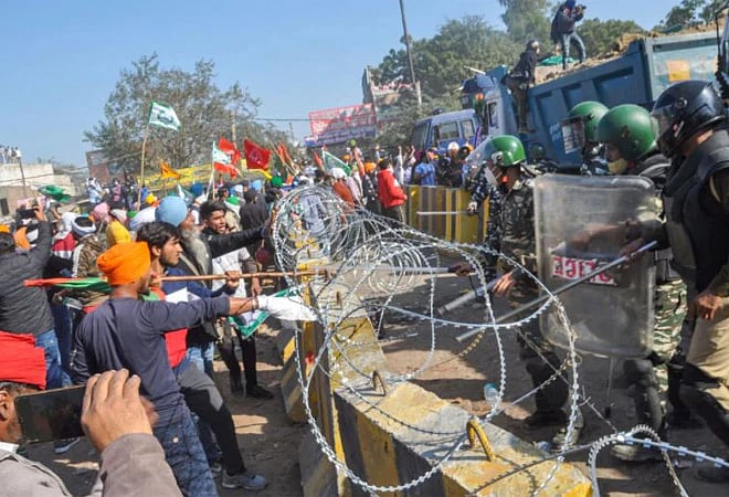 விவசாயிகளின் நாடு தழுவிய ‘சக்கா ஜாம்’ போராட்டம்: டெல்லியில் துணை இராணுவப் படைகள் குவிப்பு!