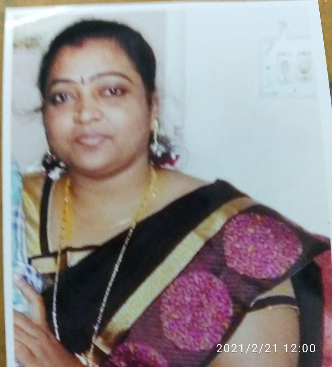 கொட்டித் தீர்த்த கனமழையால் நீரில் மூழ்கிய புதுச்சேரி : வெள்ளத்தில் சிக்கி ஸ்கூட்டியில் சென்ற பெண் மாயம்!