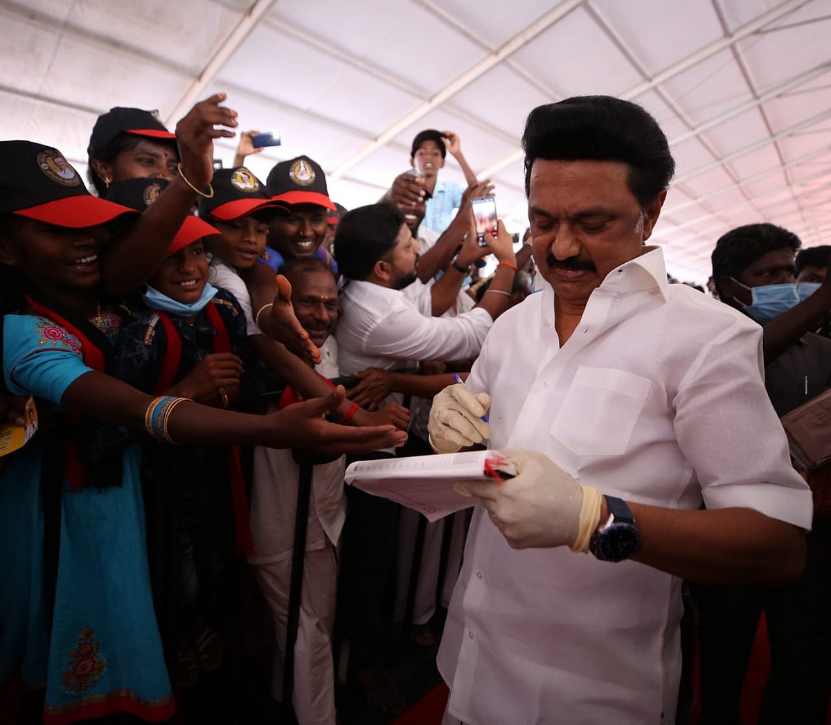 “இதுகூட தெரியாமல் 4 ஆண்டுகளாக என்ன செய்து கொண்டிருந்தார்?” : எடப்பாடி அரசை விளாசிய மு.க.ஸ்டாலின்!