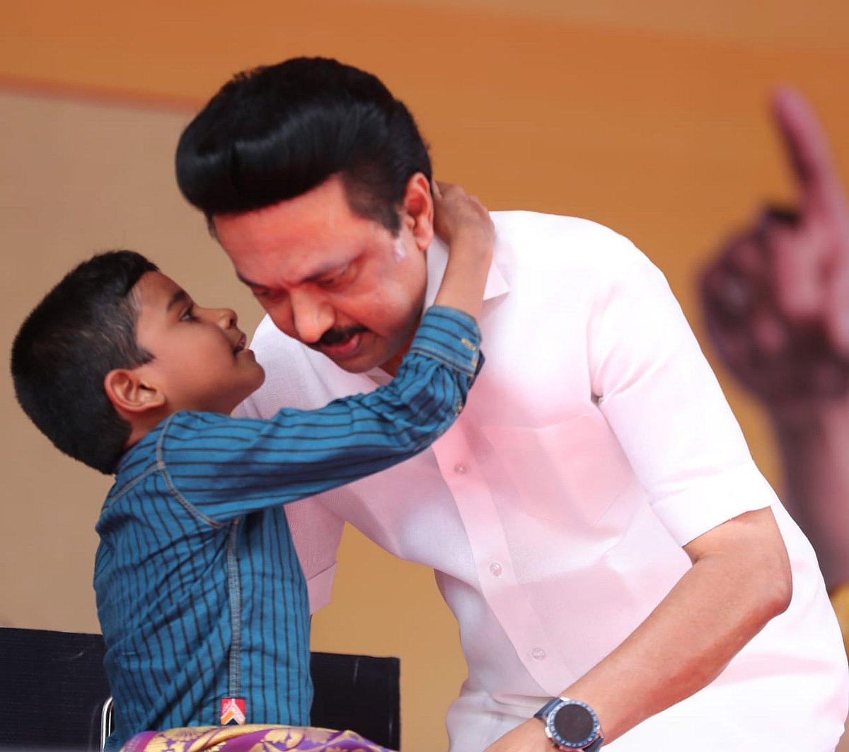 “மகளிர் சுயஉதவி குழுக்கள் மூலம் கூட்டுறவு வங்கிகளில் பெற்ற கடன்கள் தள்ளுபடி செய்யப்படும்” : மு.க.ஸ்டாலின்