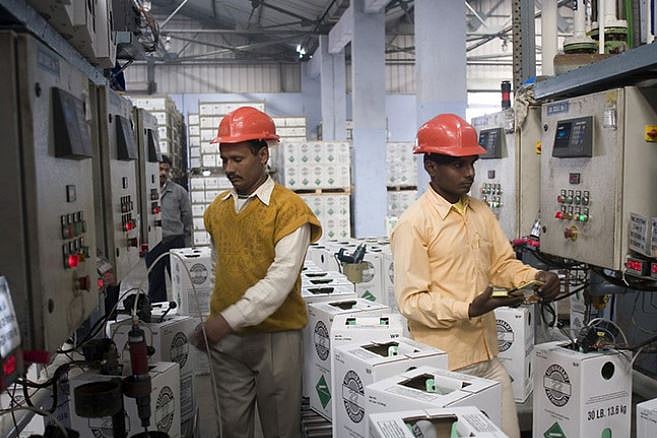 “தமிழக அரசு பணியில் வடமாநிலத்தவர்கள் ஆதிக்கம்: ஒன்றுப்பட்டு தடுப்பதே நம் கடமை” - தினகரன் தலையங்கம்!