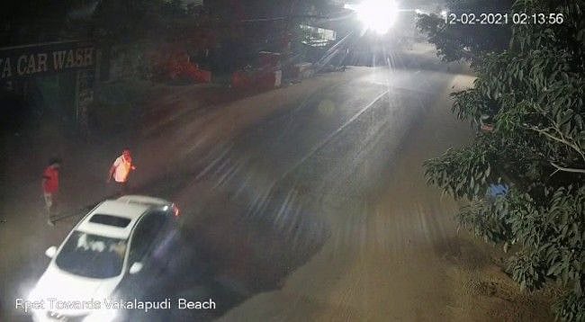 “பிறந்தநாளுக்கு வர மறுத்த நண்பனை காரை ஏற்றி கொன்ற
உயிர் நண்பன்” : ஆந்திராவில் நடந்த கொடூர சம்பவம்!