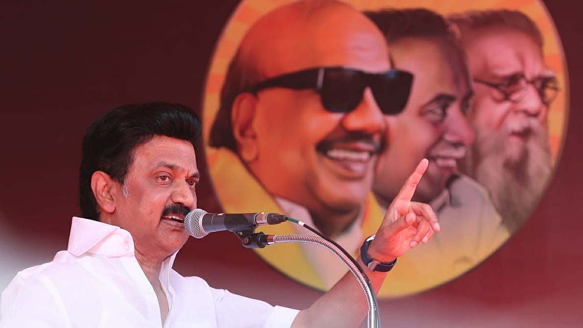 “ஒளிமயமான எதிர்காலம் படைக்க” வந்துட்டாரு தலைவர் மு.க.ஸ்டாலின் - புரட்சிகர பாடல்!