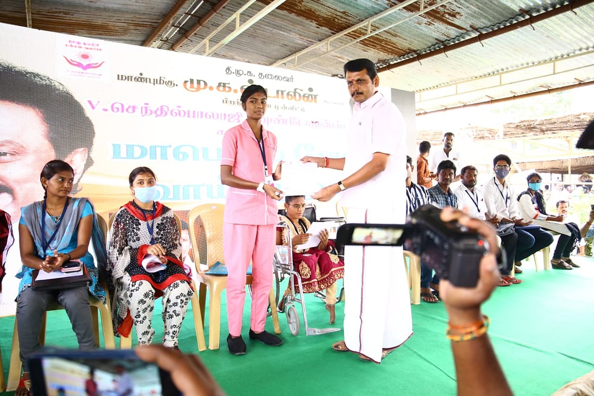 ஜெராக்ஸ் முதல்வர் வேண்டாம்; அசல் முதல்வரை தேர்ந்தெடுப்போம் : வேலைவாய்ப்பு முகாமில் செந்தில்பாலாஜி பேச்சு!