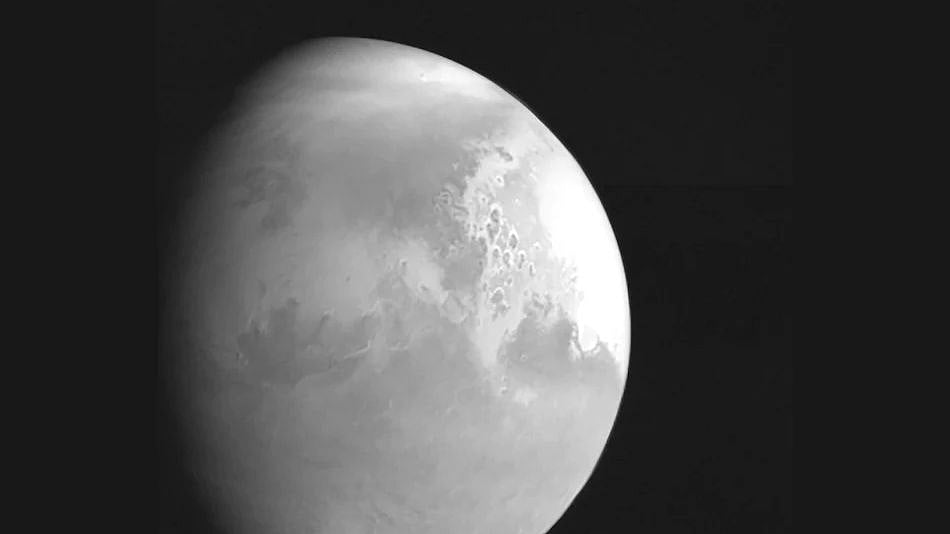 அடுத்தடுத்து செவ்வாய் கிரகத்தின் சுற்றுவட்டபாதையில் நுழைந்த இரு விண்கலன்கள்- என்ன நடக்கிறது விண்வெளியில்?