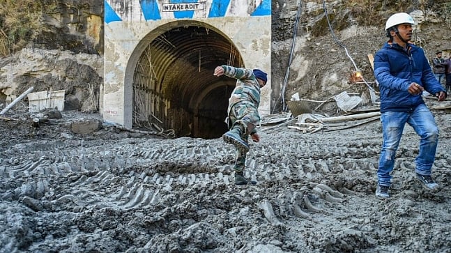 உத்தரகாண்ட் பனிப்பாறை உடைந்ததற்கு யார் காரணம்? - நீங்களும் நானுமா?