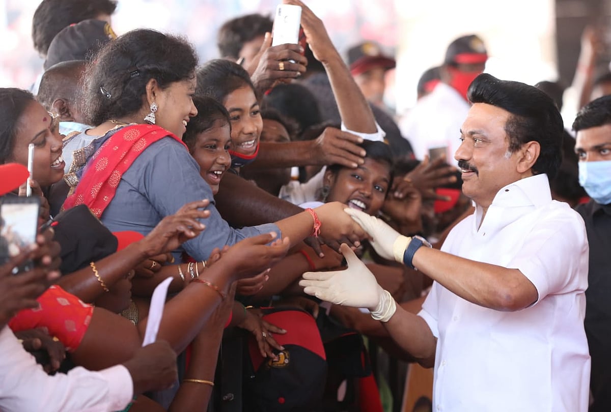 "குடிமராமத்து என்ற பெயரில் மணல் கொள்ளை; ஊழல் பணத்தை அள்ளும் எடப்பாடி பழனிசாமி” - மு.க.ஸ்டாலின் விளாசல்!