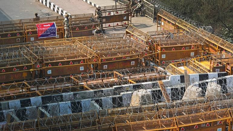 விவசாயிகளின் நாடு தழுவிய ‘சக்கா ஜாம்’ போராட்டம்: டெல்லியில் துணை இராணுவப் படைகள் குவிப்பு!