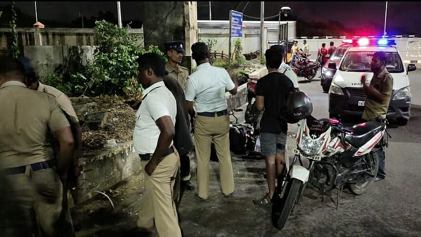 “பைக்கில் வந்தவரை வழிமறித்து செயின் பறிப்பு” : சினிமா பாணியில் வழிப்பறி கும்பலை மடக்கிப்பிடித்த போலிஸ்!