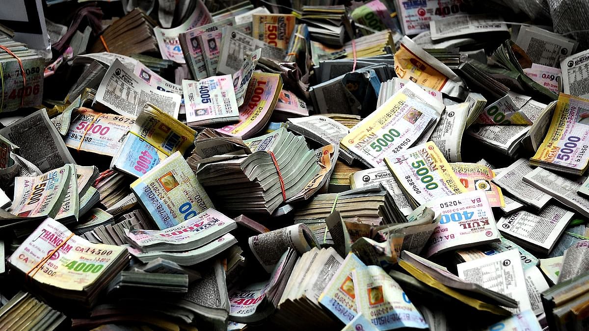 கேரள லாட்டரி சீட்டில்
12 கோடி வென்ற தென்காசிக்காரர் : விற்காத லாட்டரிக்கு அடித்த அதிர்ஷ்டம்!