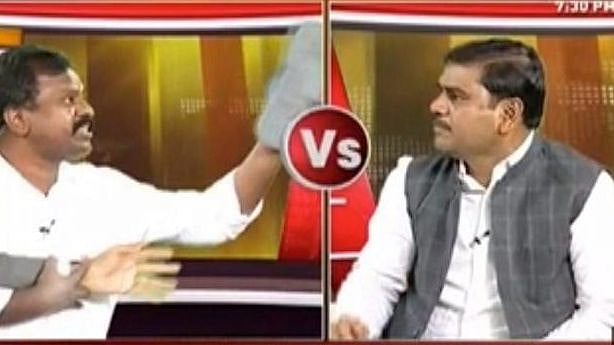 விவாத நேரலையில் செருப்பு வீசி தாக்கு.. பாஜக - அமராவதி பரிராஷன பிரமுகர்கள் மோதல்..! (Video)