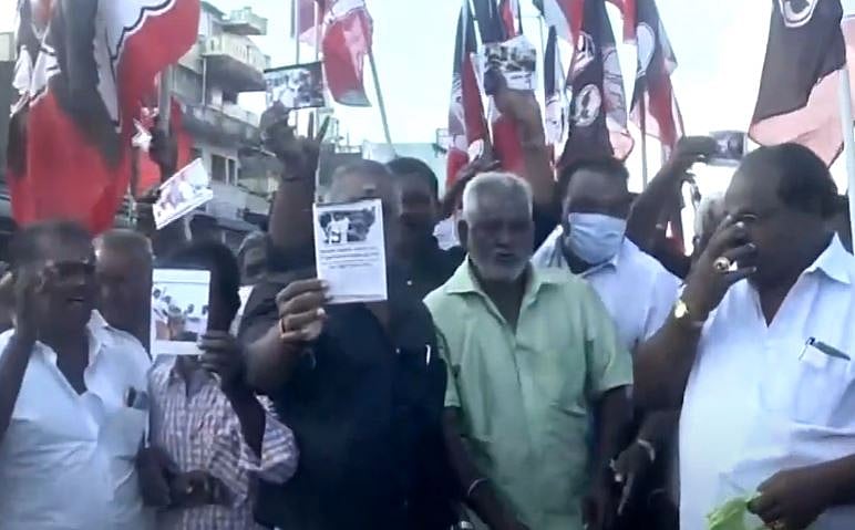 “பா.ஜ.க, பா.ம.க சொல்லுக்கு ஆடும் அ.தி.மு.க தலைமை” : வேட்பாளர் அறிவிப்புக்கு எதிராக தொண்டர்கள் போர்க்கொடி!