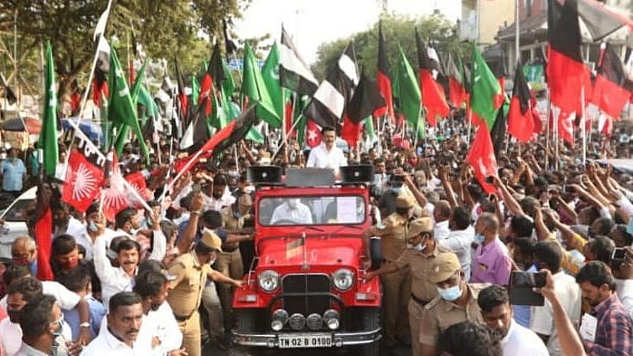 “எதிர்க்கட்சியாக இருந்து ஆற்றிய பணிகளை விட இன்னும் 10 மடங்கு பணியாற்றுவோம்” : கொளத்தூரில் மு.க.ஸ்டாலின்!