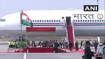 15 மாதங்கள் இந்தியாவில் இருந்து மோடி சாதனை : ரூ.8400 கோடி விமானத்தை தூசி தட்டி வங்கதேச பயணம்!