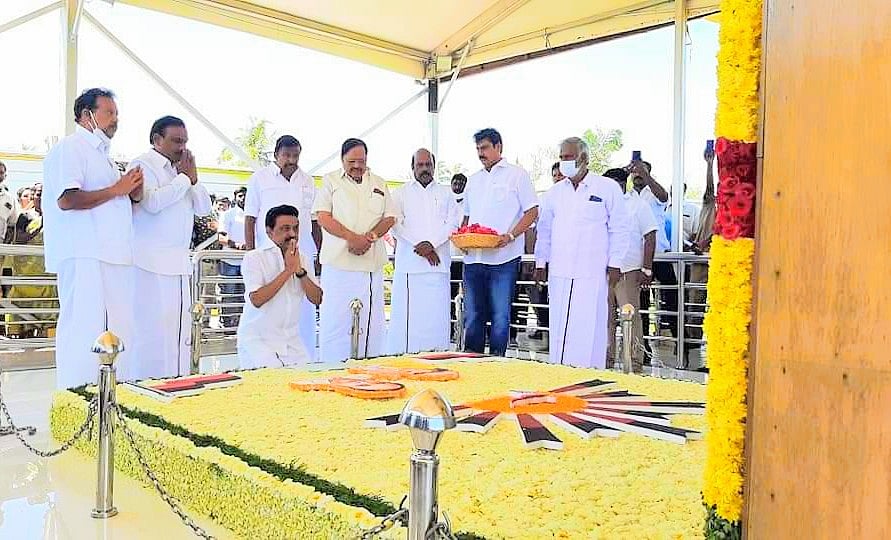 தி.மு.க வேட்பாளர் பட்டியல் வெளியீடு... உற்சாக முழக்கமிட்டு தொண்டர்கள் கொண்டாட்டம்!