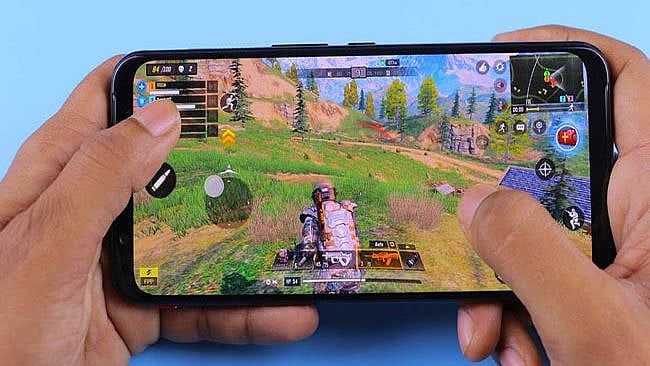 ஆன்லைன் விளையாட்டால் வந்த வினை... மனநலம் பாதிக்கப்பட்டு பாட்டியை அடித்துக் கொன்ற உளுந்தூர்பேட்டை இளைஞன்!