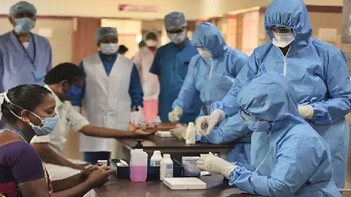 “கொரோனா பரவல் இப்படியே தொடர்ந்தால் சுகாதாரத்துறை திணறிவிடும்” - மாநில அரசுகளை எச்சரிக்கும் மத்திய அரசு!