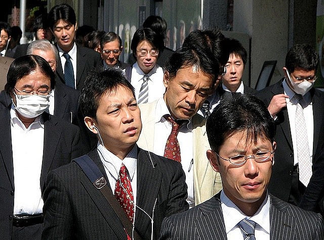 தினமும் 2 நிமிடங்களுக்கு முன்பாகவே கிளம்பிச்சென்ற ஊழியர்களுக்கு அதிர்ச்சி கொடுத்த ஜப்பான் அரசு!