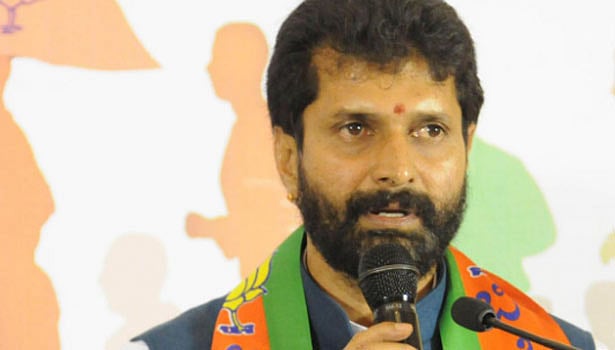 “மிஸ்டர் பழனி, நாங்க சொல்லிக்கொடுத்தத மட்டும் பேசுங்க” : CAA பற்றி பேசி மூக்குடைபட்ட அ.தி.மு.க!