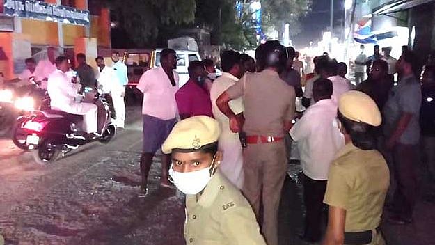 தி.மு.கவிற்கு ஆதரவாக பிரசாரம் செய்த காடுவெட்டி குருவின் மகளை வழிமறித்து பாமக ரகளை: வந்தவாசியில் அராஜகம்!