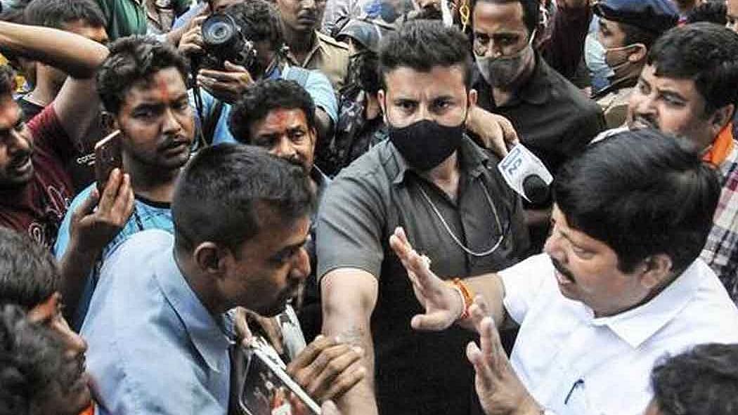 “இந்த வேட்பாளருக்கு எல்லாம் வேலை செய்ய முடியாது” : மே.வங்கத்தில் போர்க்கொடி தூக்கிய பா.ஜ.க தொண்டர்கள்!