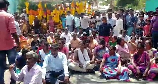 “வாகனம் மோதி காவலர் உயிரிழப்பு; விபத்தா? கொலையா?”: காவல்துறை அலட்சியம் காட்டுவதாக உறவினர்கள் சாலை மறியல்!