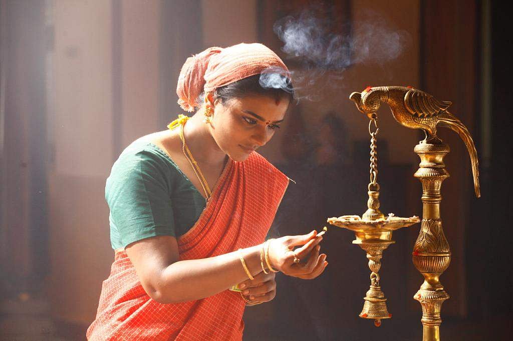 தமிழில் ரீமேக்காகும் ‘தி கிரேட் இந்தியன் கிச்சன்’ : ஷூட்டிங்கில் இணைந்த ஐஸ்வர்யா ராஜேஷ்!