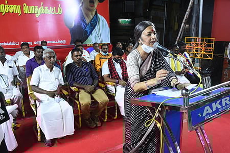 மோடி அரசுக்கு தலையாட்டி பொம்மைகளாக இருக்கும் அ.தி.மு.க அரசை தூக்கி எறிய வேண்டும்: பிருந்தா காரத் பேச்சு!