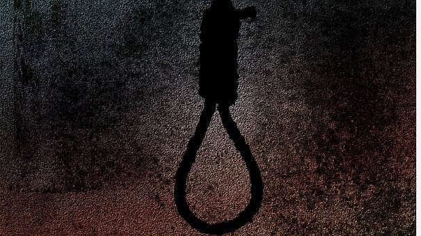 மனைவியை அம்மியால் அடித்து கழுத்தை அறுத்து கொலை செய்தவருக்கு தூக்கு தண்டனை : அமர்வு நீதிமன்றம் தீர்ப்பு!