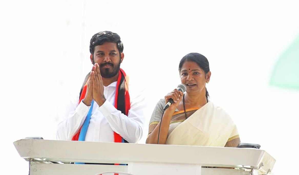 “அமைச்சரை எதிர்த்து கேள்வி கேட்டதற்காக இளைஞரை கொன்றது அராஜக அ.தி.மு.க ஆட்சி” - நாகையில் கனிமொழி விளாசல்!