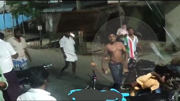 “பிரச்சாரம் முடிந்து வீடு திரும்பி தி.மு.கவினர் மீது அதிமுக குண்டர்கள் தாக்குதல்”: கரூரில் நடந்த அராஜகம்!