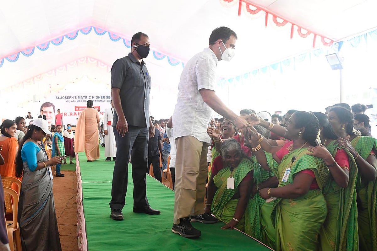 மூச்சு விடாமல் தண்டால் எடுத்து எடுத்து அசத்திய ராகுல் காந்தி - கன்னியாகுமரியில் மாணவர்களிடையே நெகிழ்ச்சி!